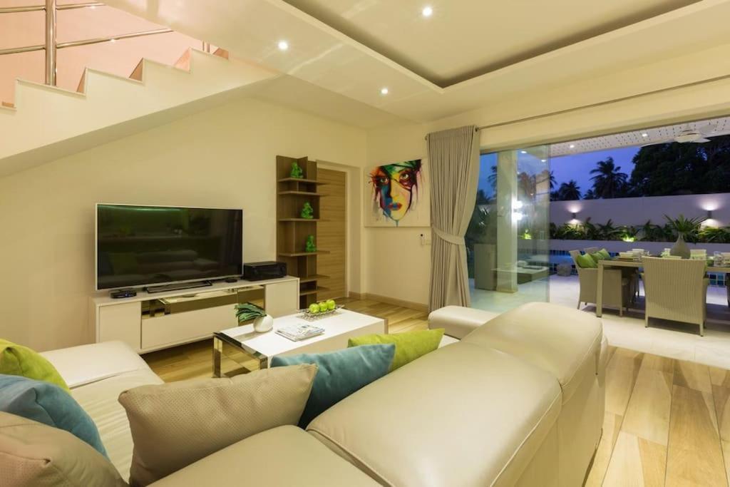 Villa 5-bdr With A Club And 5* Service